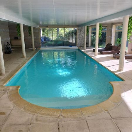 Au Charme Du Lac Espace Bien Etre Et Piscine Chauffe Proche Parc Et Restaurant Du Casino Форж-лез-О Екстериор снимка